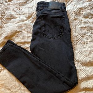 Levi’s 711 black skinny jeans size 28. Worn once